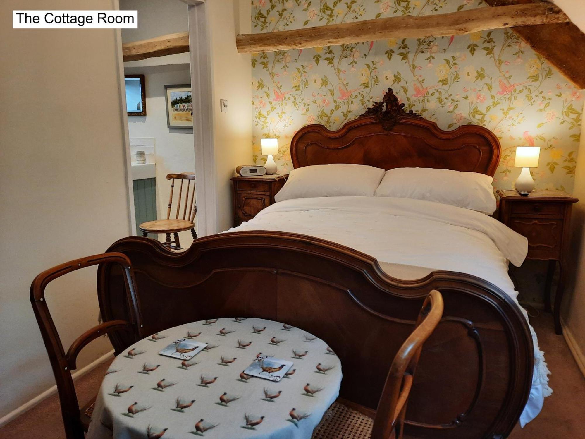 Cotswold Cottage Bed & Breakfast Luckington Bagian luar foto