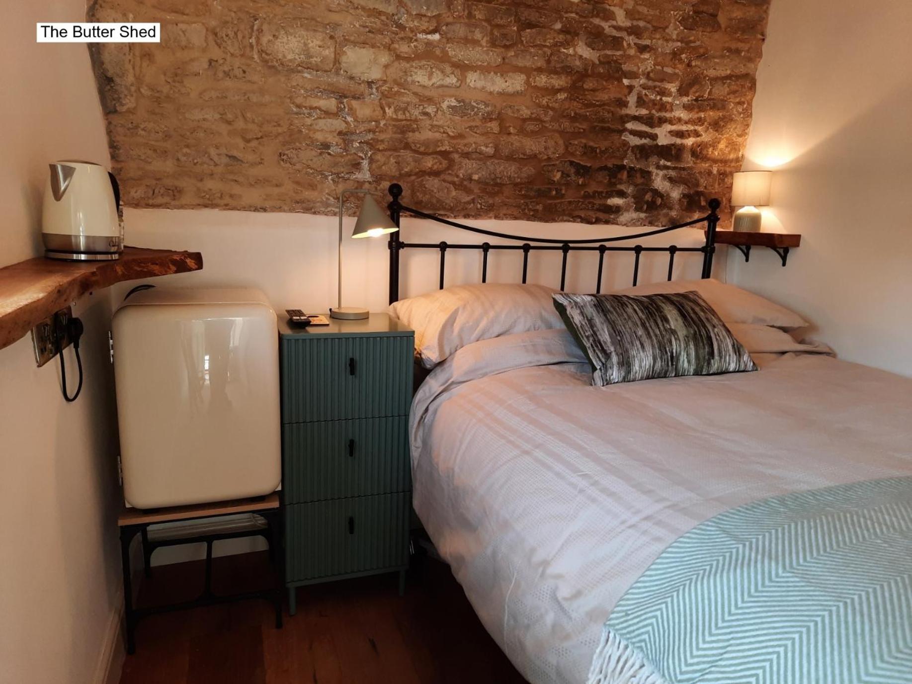 Cotswold Cottage Bed & Breakfast Luckington Bagian luar foto